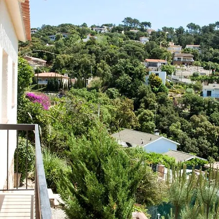 Villa Sleeps 8 With Pool And Wifi *