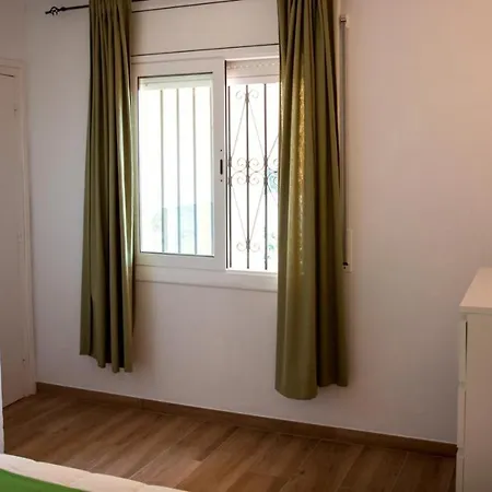 Sleeps 8 With Pool And Wifi Villa