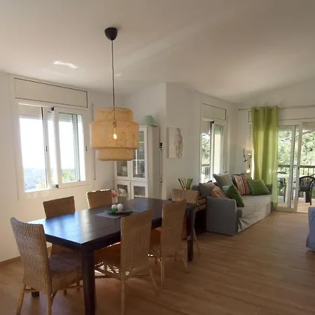 Sleeps 8 With Pool And Wifi Villa *