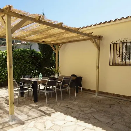 Sleeps 8 With Pool And Wifi Villa Lloret de Mar